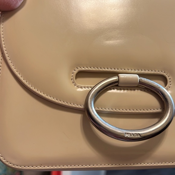 White Prada shoulder bag with authenticity card - Picture 9 of 16